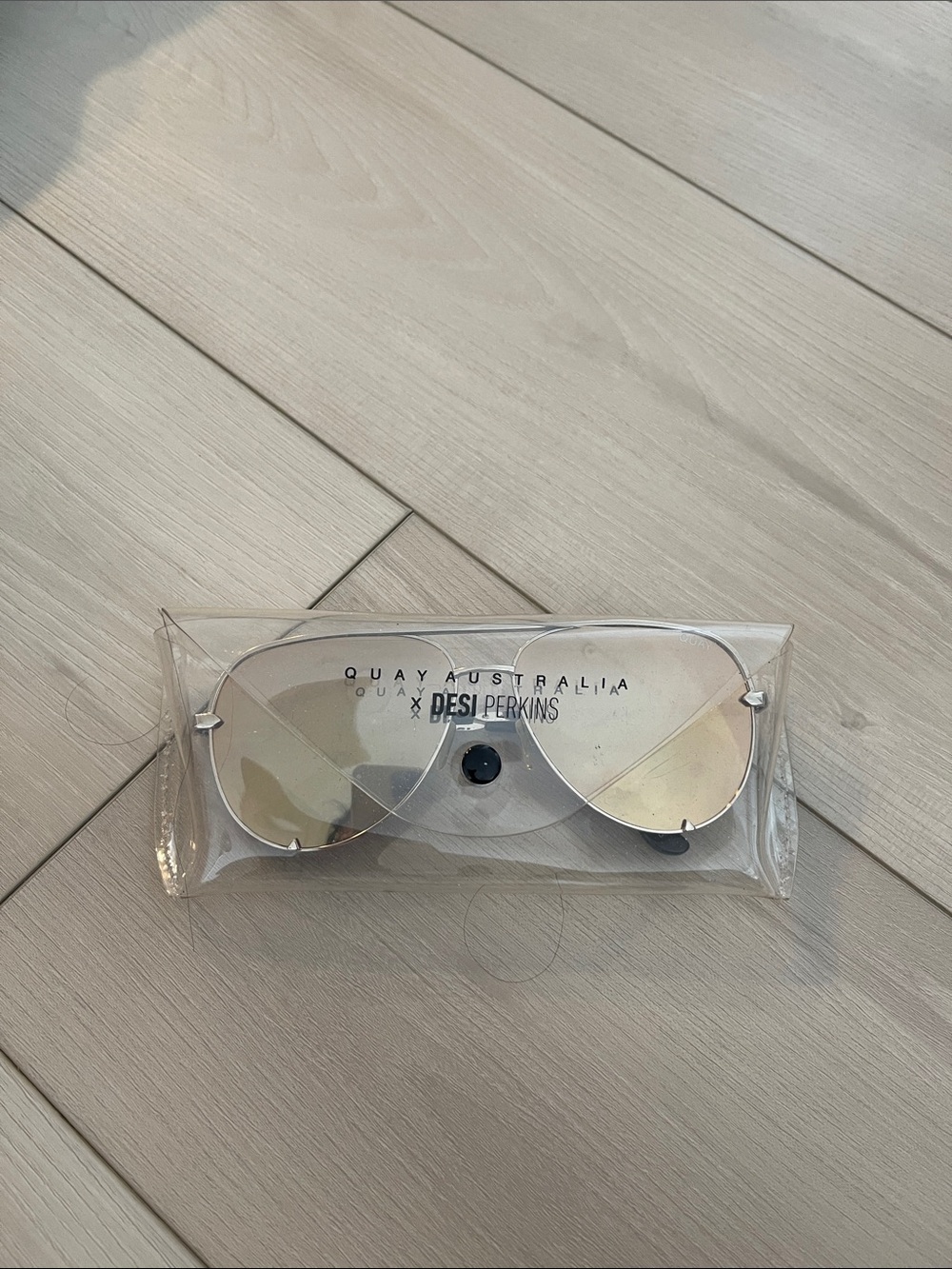 Quay Australia Mirrored Silver Aviator Sunglasses with Clear Case